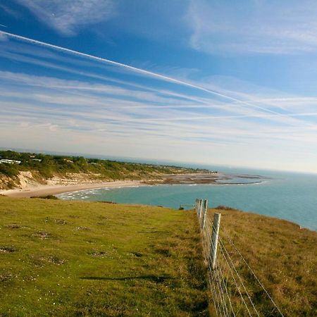 Готель "Trinity" At Whitecliff Bay Isle Of Wight- Yarborough View 4 Бембрідж Екстер'єр фото
