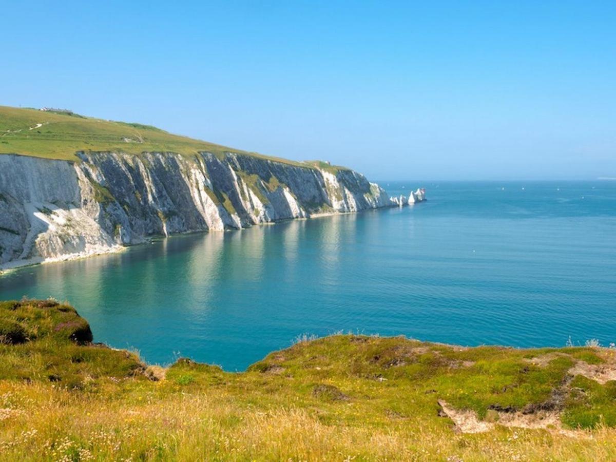 Готель "Trinity" At Whitecliff Bay Isle Of Wight- Yarborough View 4 Бембрідж Екстер'єр фото