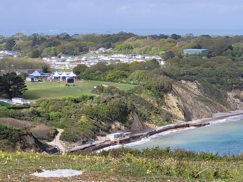 Готель "Trinity" At Whitecliff Bay Isle Of Wight- Yarborough View 4 Бембрідж Екстер'єр фото